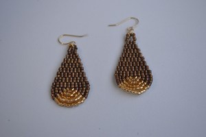 Pendientes Modernos de Cuentas de Vidrio con Diseño Turquesa y Flecos en Cascada, Joyería Única, Regalo de MS Handicraft - Product Image 2