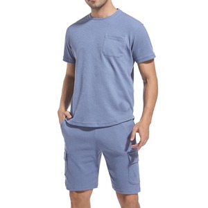 ชุดวิ่งออกกำลังกายแนวสตรีทสำหรับผู้ชายฤดูร้อนเสื้อยืดสองชิ้นกางเกงขาสั้นระบายอากาศลายพื้นขนาดพิเศษออกแบบได้ตามต้องการ - Product Image 1