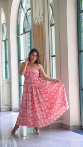 Nouveauté, robe mi-longue mi-longue à épaules dénudées et à imprimé floral en coton et lin pour femmes, lavable et durable, avec logo au dos - Product Image 6