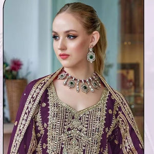 Qunoot Closet Ropa formal lista para el invierno Bordado Chinon Shalwar Kameez Set Diseños étnicos modernos Elegante Top indio Dupatta - Product Image 1