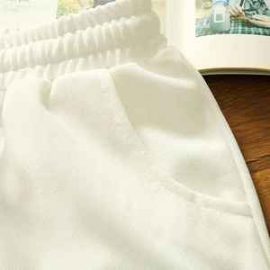 Vente en gros de shorts de gym 100% coton pour hommes de haute qualité avec logo personnalisé Design noir décontracté uni motif solide Quantité - Product Image 4