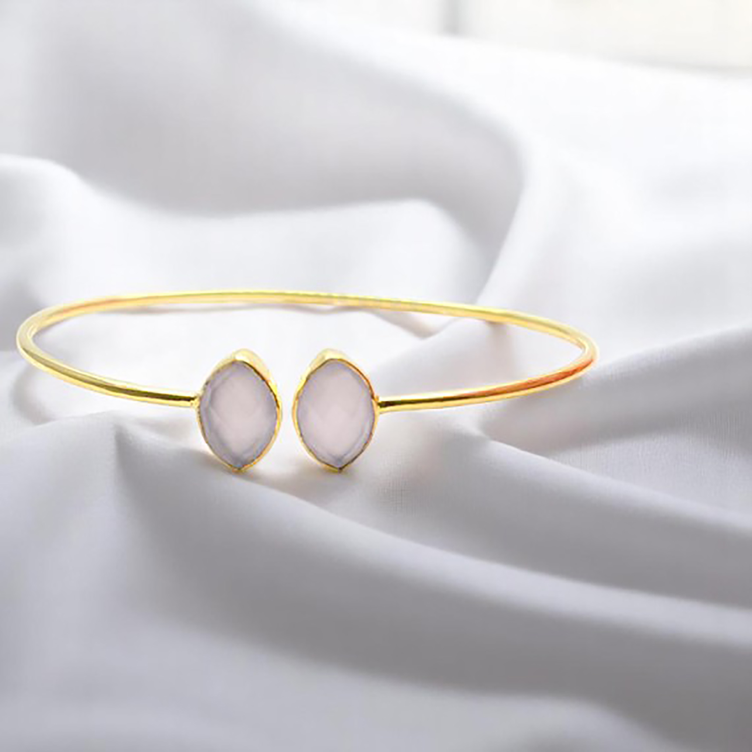 กุหลาบแคลเซโดนี