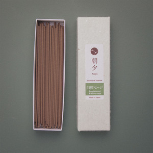 Bâtons d'encens traditionnels à la combinaison de bois de santal et de sauge blanche 20g - Product Image 1