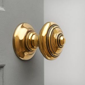 Boutons en laiton élégants pour armoires traditionnelles meubles de maison et tiroirs de style vintage avec des détails artisanaux artisanaux - Product Image 4