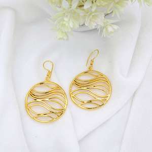 Exclusivos nuevos pendientes de gota de latón de Color dorado de 18 quilates a la moda diario Simple hueco patrón de textura ondulada estilo colgante Popular - Product Image 3