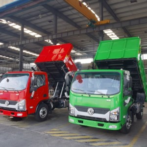 Camión volquete de servicio pesado Howo 8x4, elevador hidráulico de dirección izquierda usado para carga útil grande para operaciones de movimiento de tierras de minería industrial - Product Image 1