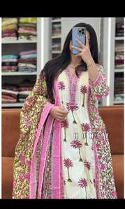 Coton Design Moderne Avec Imprimé Floral Et Travail À La Main Pantalon Kurti Et Dupatta Femme Fabricant De Mode De Surat - Product Image 3