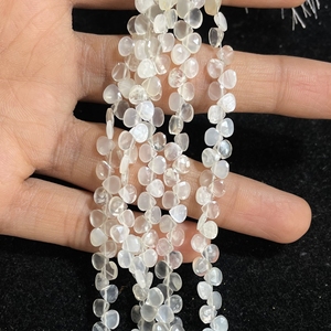 Alta calidad 4,5-5MM piedra lunar blanca Natural facetada pequeña forma de corazón Briolette cuentas al por mayor joyería de piedras preciosas cuentas de piedra - Product Image 3