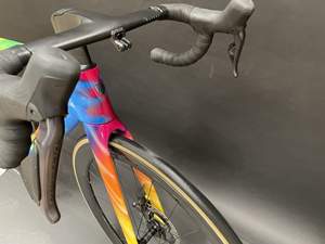 2024 Madone SLR 7 DI 2 vélo en fibre de carbone avec fourche en alliage d'aluminium à 21 vitesses et engrenages à 24 vitesses meilleur prix outil à main - Product Image 2