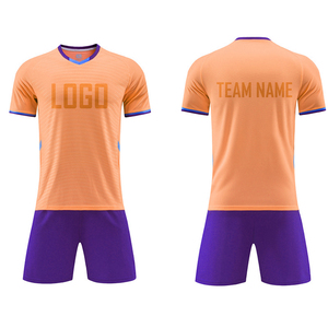 Uniforme de fútbol de secado rápido para hombres, fácil de usar, conjunto sublimado personalizado para jóvenes con impresión de logotipo, incluidos calcetines para adultos - Product Image 2