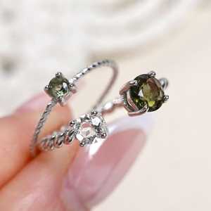 แหวนคริสตัลอัญมณีสีเงิน S925พร้อม moldavite เกรดอัญมณีสำหรับเครื่องประดับที่ไม่ซ้ำกัน - Product Image 2