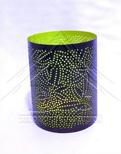 Portavelas de Estilo Nórdico en Negro Mate y Verde Lima, Lámpara Votiva de Malla Metálica Industrial, Contenedor de Velas Abstracto con Orificios Perforados - Product Image 2