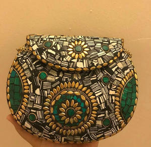 Pochette en métal mosaïque Evil Eye faite à la main avec incrustation de nacre | Sac à main de soirée pour les mariages, les fêtes et la mode Boho - Product Image 4