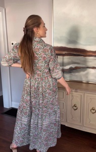 Robe longue imprimée à l'aspect élégant extrêmement design pour les femmes de fête à la plage portant des tenues de fête de plage droites et élégantes - Product Image 3