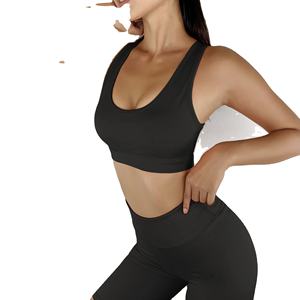 Ensemble de yoga pour femmes de qualité supérieure - Couleurs et logo personnalisables, shorts à taille élastique, spandex/nylon, léger, respectueux de l'environnement - Product Image 2