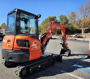 Excavadora Hidráulica Mini de Orugas Usada KX033-4 de 3.5 Toneladas con Motor, Origen Francia - Product Image 1