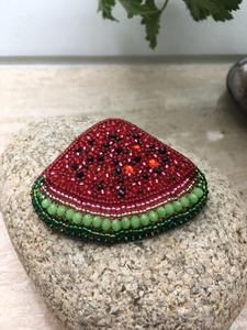 Dijes de novia de diseño para bolsos con abalorios de perlas intrincadas y dijes para Londres, hechos en pedidos a granel aceptados - Product Image 2