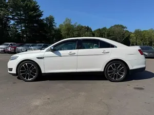 2017 Ford Taurus Limitée - Product Image 5