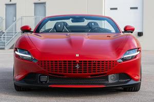 Roma Spider 2024, V8 biturbo de 612 ch, freins en carbone-céramique - Product Image 2