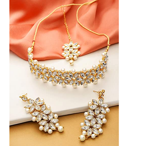 Collar de cadena de eslabones moderno con diseño floral y números, de aleación de zinc y latón, con perlas de diamante, ideal para bodas cristianas. - Product Image 1