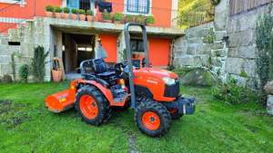 Tractor diésel agrícola 4WD Kubota Tractores rojos Kubota Farmer Tractor YTO Motor a la venta a muy bajo precio - Product Image 3