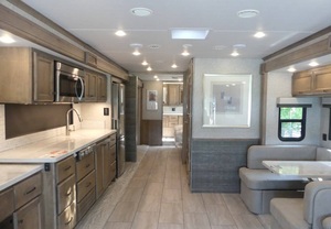 Nouveaux camping-cars T-i-f-f-i-n Byway 38CL 2025 prêts à la vente - Product Image 5