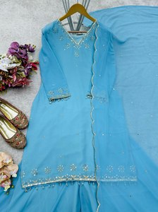 Look A Beautiful Women Collection Pure Faux Georgette Fabric avec un travail de séquence de broderie de 5 MM - Product Image 5