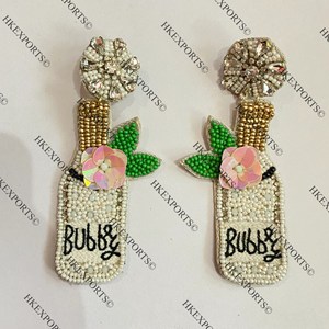Pendientes bohemios hechos a mano con cuentas de oro blanco para bodas y ocasiones especiales para damas de honor - Product Image 1