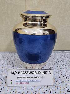 Urna Funeraria Americana de Latón de Primera Calidad para Cenizas de Adultos, Capacidad de 220 Pulgadas Cúbicas, Diseños Personalizables Hechos a Mano, Decorativa - Product Image 6