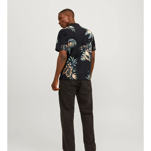 เสื้อยืดผู้ชายแบบสปอร์ตพิมพ์ลายโลโก้ตามสั่ง ผลิตจำนวนมาก แห้งเร็ว ผ้าโพลีเอสเตอร์ผสมคอตตอน 100% สำหรับใส่ลำลอง หรือเล่นกีฬา แบบเปล่าสำหรับสกรีนลาย - Product Image 5