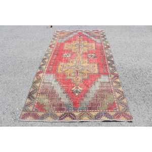 Tapis turc vintage 4,3x9,1 pi (132x278 cm), tapis en laine rouge - Product Image 1