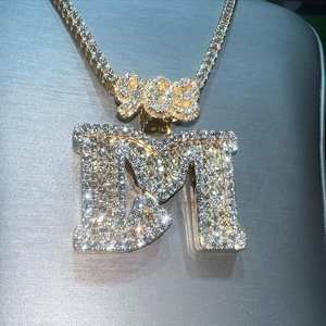 Colgante de plata 925 con nombre de letra personalizado, joyería redonda de moissanita con diamantes de hip hop, collar con nombre helado, regalo de cumpleaños - Product Image 1