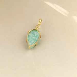 Amazonite Prong Set Pendant, y CZ Quartz 925 Sterling Silver Gold Plated Charm, Collet Setting Womens Jewelry Gift para ella - Product Image 4