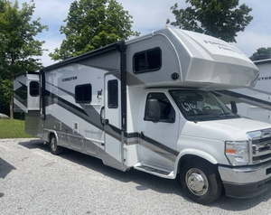 Remolque de Camping Moderno - NUEVO - 2026 - F-O-R-E-S-T-E-R - 3011-D-S-F - RV - Disponible - Product Image 1