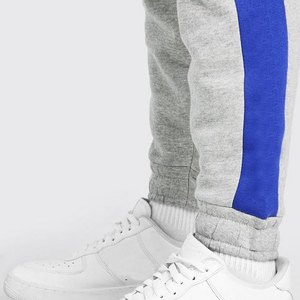 Survêtements pour hommes avec impression personnalisée et fabrication professionnelle Tissu de qualité supérieure Fabriqué sur mesure Couleur et design Survêtement pour hommes - Product Image 3