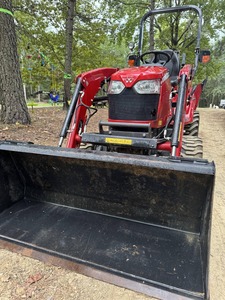 รถแทรกเตอร์ Massey Ferguson GC2400 ขับเคลื่อน 4 ล้อ เครื่องยนต์ 80 แรงม้า พร้อมปั๊ม รถตักดิน รถขุดหลัง รถแทรกเตอร์ขนาดกะทัดรัดทรงพลัง - Product Image 3