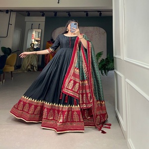 El último vestido de Anarkali DE TRABAJO estampado de seda Tussar de diseñador por FabZone - Product Image 5