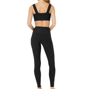 Vêtements de sport et de fitness pour femmes ensemble de deux pièces de haute qualité ensembles de yoga noir avec logo personnalisé pour femmes en vente meilleures ventes - Product Image 5