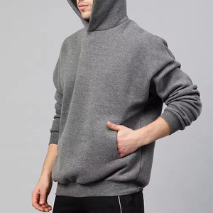 Sudadera con capucha para hombre, estilo cuadrado, color gris Haider, aspecto premium, 100% algodón, con logotipo personalizado en la parte delantera y trasera. - Product Image 3