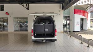 Gran Oferta: Toyota Hiace 2021 Limpia y Lista para Enviar - Product Image 6