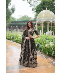 Prix de gros coton lourd feuille de soie impression Lehenga Choli beau vêtement ethnique Dupatta indien pakistanais tenue de réception - Product Image 4