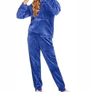 Nuevo chándal con capucha para mujer Patrón sólido Trajes de chándal estampados para mujer de alta venta - Product Image 4