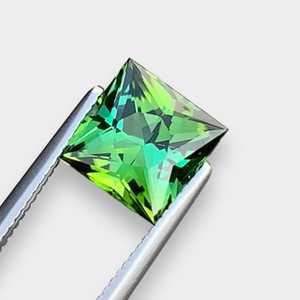 Pierre précieuse naturelle de tourmaline 2.0 CT sans défaut, provenance Afghanistan, excellente taille princesse, couleur verte, taille diamant carrée, pierre précieuse carrée non montée - Product Image 5