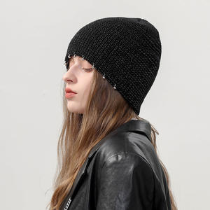 Bonnet réfléchissant coupe-vent pour temps froid avec décoration, bonnet réfléchissant unisexe pour les promenades nocturnes en hiver - Product Image 3