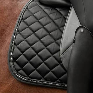 ARMANDIOUS Nouvelle conception professionnelle de tapis de selle en satin de coton léger réutilisable avec doublure en polaire pour les besoins équestres - Product Image 6