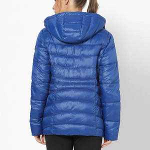 Chaqueta acolchada personalizada para mujer, chaqueta de invierno para deportes al aire libre, ropa de calle, chaqueta acolchada - Product Image 2