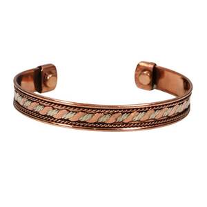 Bracelet ouvert en laiton plaqué argent de luxe pour femmes, fabriqué en Inde, au meilleur prix, avec un élégant design gravé, cadeau de bijoux - Product Image 1