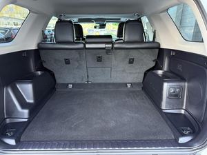 Toyota 4Runner Limited 4WD 2023 - Product Image 5