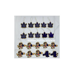 ของประดับแขวนรูปต่างๆทำด้วยมือปักลาย zari และลูกปัดงานคริสต์มาสที่แขวนของตกแต่ง - Product Image 1