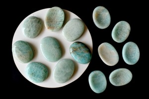 Wholesale Natural Crystal Amazonite Palm <b>Stone</b> Crystal Polished Green <b>Worry</b> <b>Stone</b> Healing Crystal for Decoration Meditation - Product Image 2